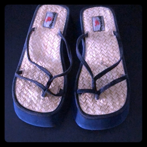nomad flip flops